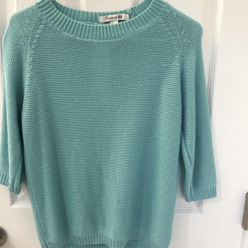 Forever 21 Sweater; Loop Hole Back; Size Small